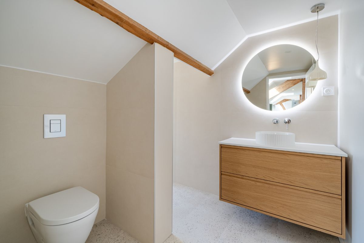 agencement-studio-combles-salledebain-1 optimisation salle de bain studio sous les toits