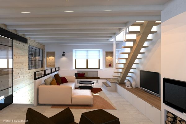 estrade-optimisation-espace Estrade sur mesure avec meuble TV et escalier pour un projet d'optimisation d'espace